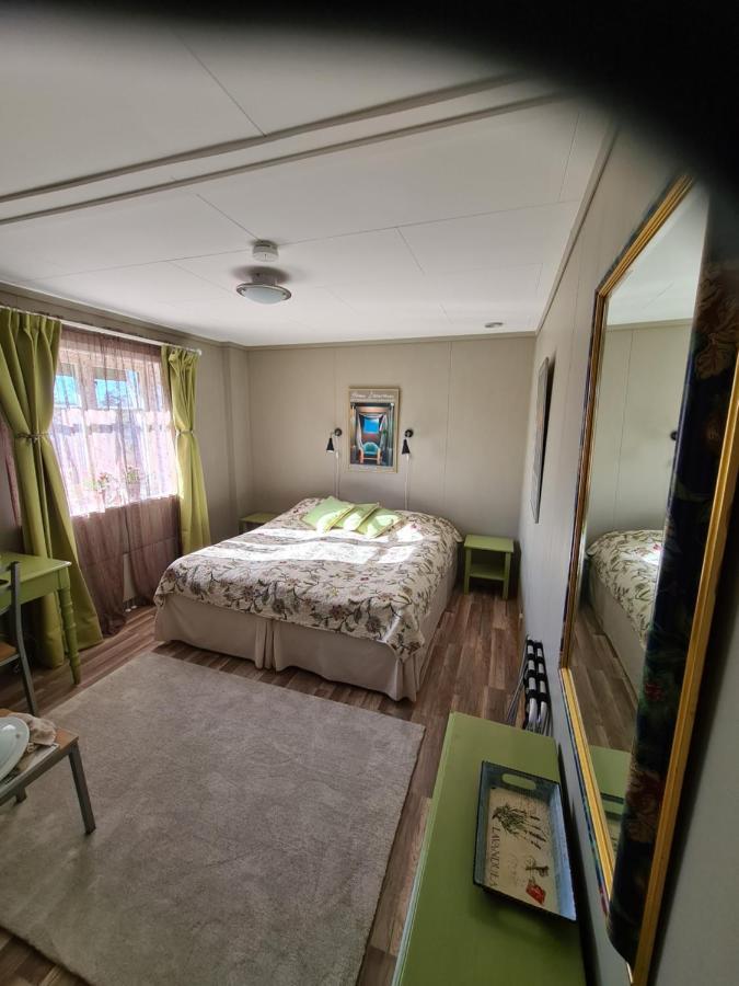 Skogsbrynet B&B, Bredsjoe Nya Herrgard Hällefors المظهر الخارجي الصورة