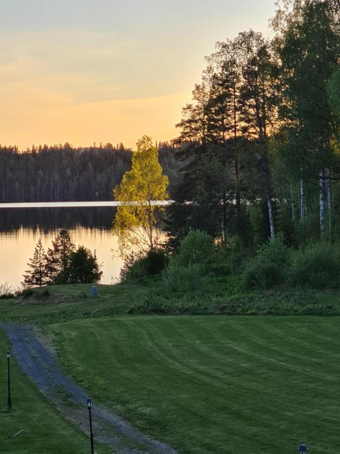 Skogsbrynet B&B, Bredsjoe Nya Herrgard Hällefors المظهر الخارجي الصورة