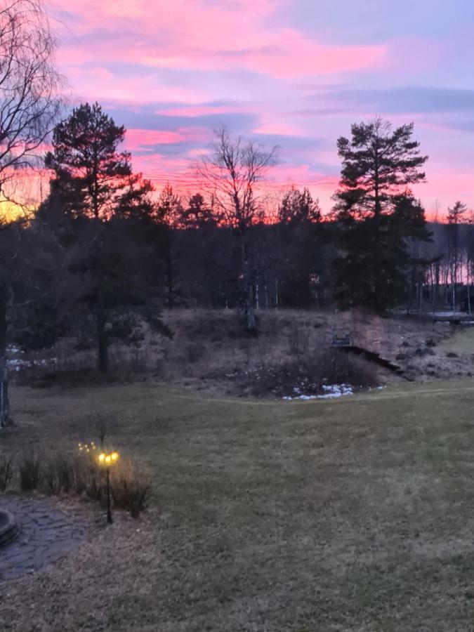 Skogsbrynet B&B, Bredsjoe Nya Herrgard Hällefors المظهر الخارجي الصورة