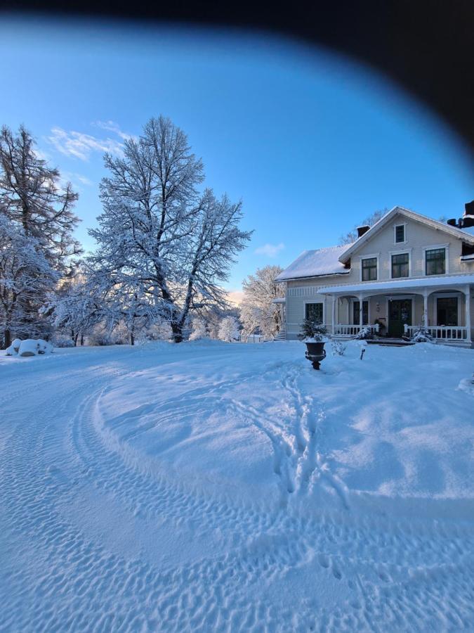 Skogsbrynet B&B, Bredsjoe Nya Herrgard Hällefors المظهر الخارجي الصورة