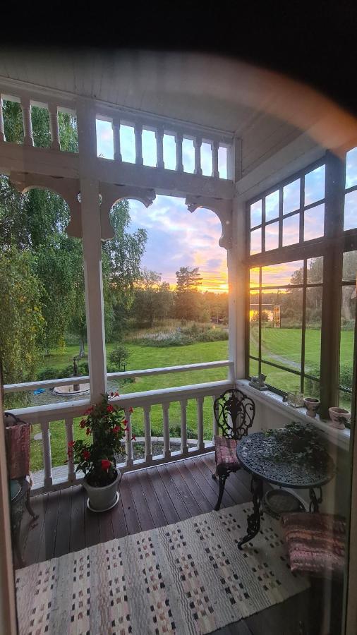 Skogsbrynet B&B, Bredsjoe Nya Herrgard Hällefors المظهر الخارجي الصورة