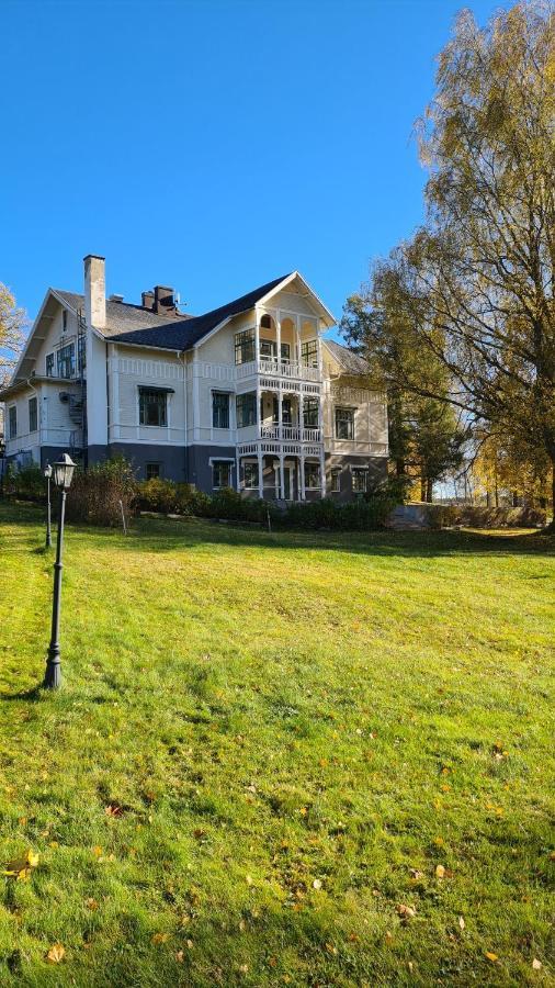 Skogsbrynet B&B, Bredsjoe Nya Herrgard Hällefors المظهر الخارجي الصورة
