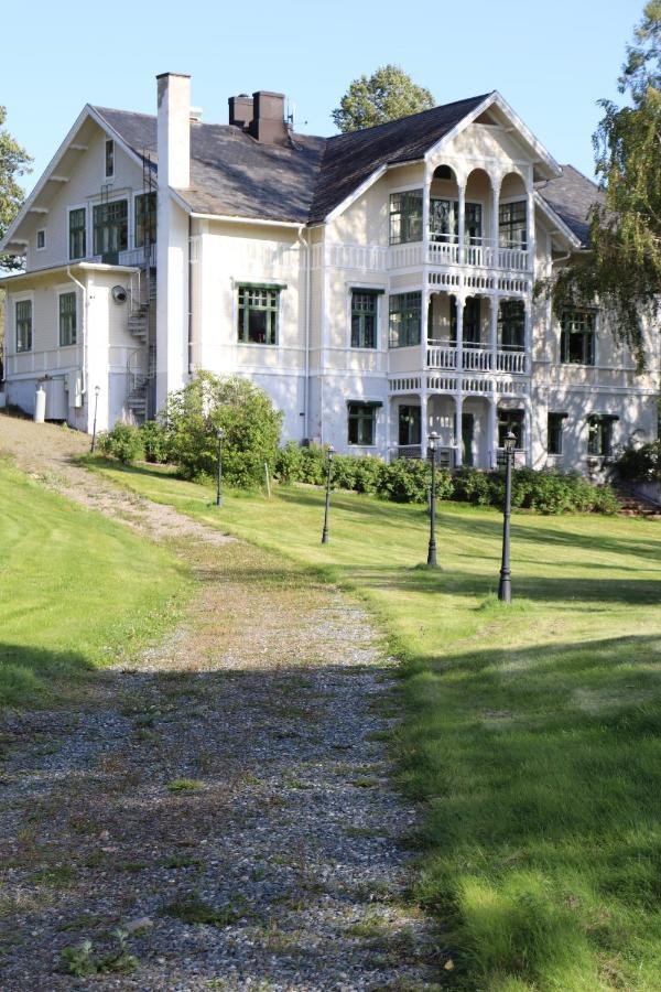 Skogsbrynet B&B, Bredsjoe Nya Herrgard Hällefors المظهر الخارجي الصورة
