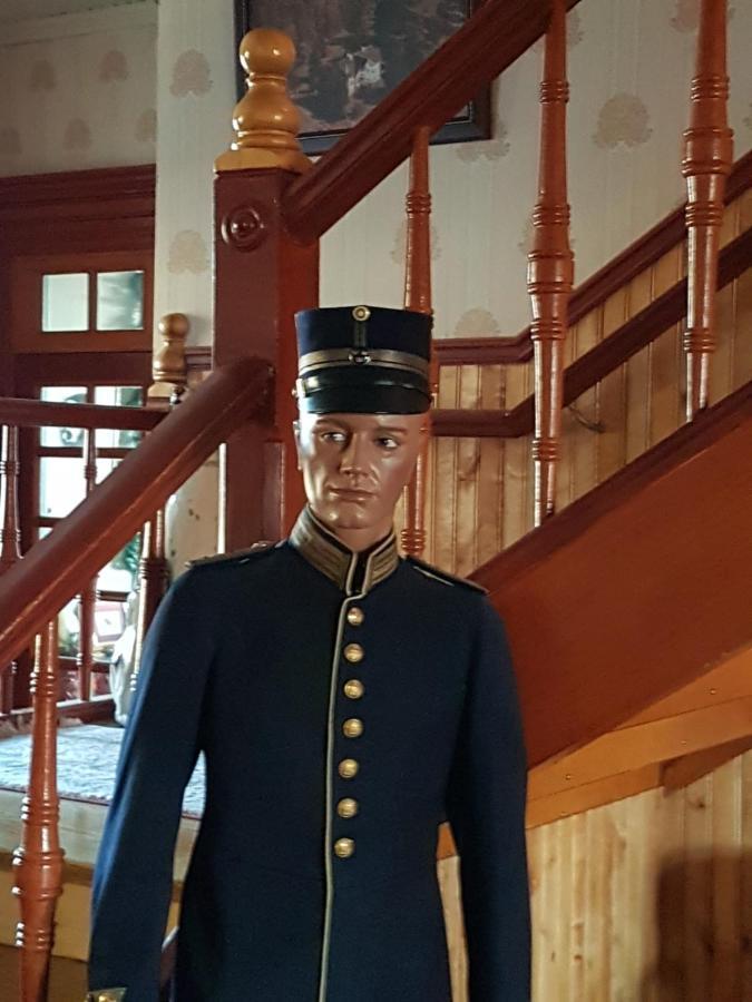Skogsbrynet B&B, Bredsjoe Nya Herrgard Hällefors المظهر الخارجي الصورة