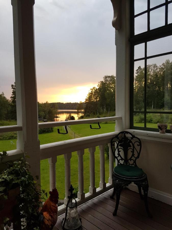 Skogsbrynet B&B, Bredsjoe Nya Herrgard Hällefors المظهر الخارجي الصورة